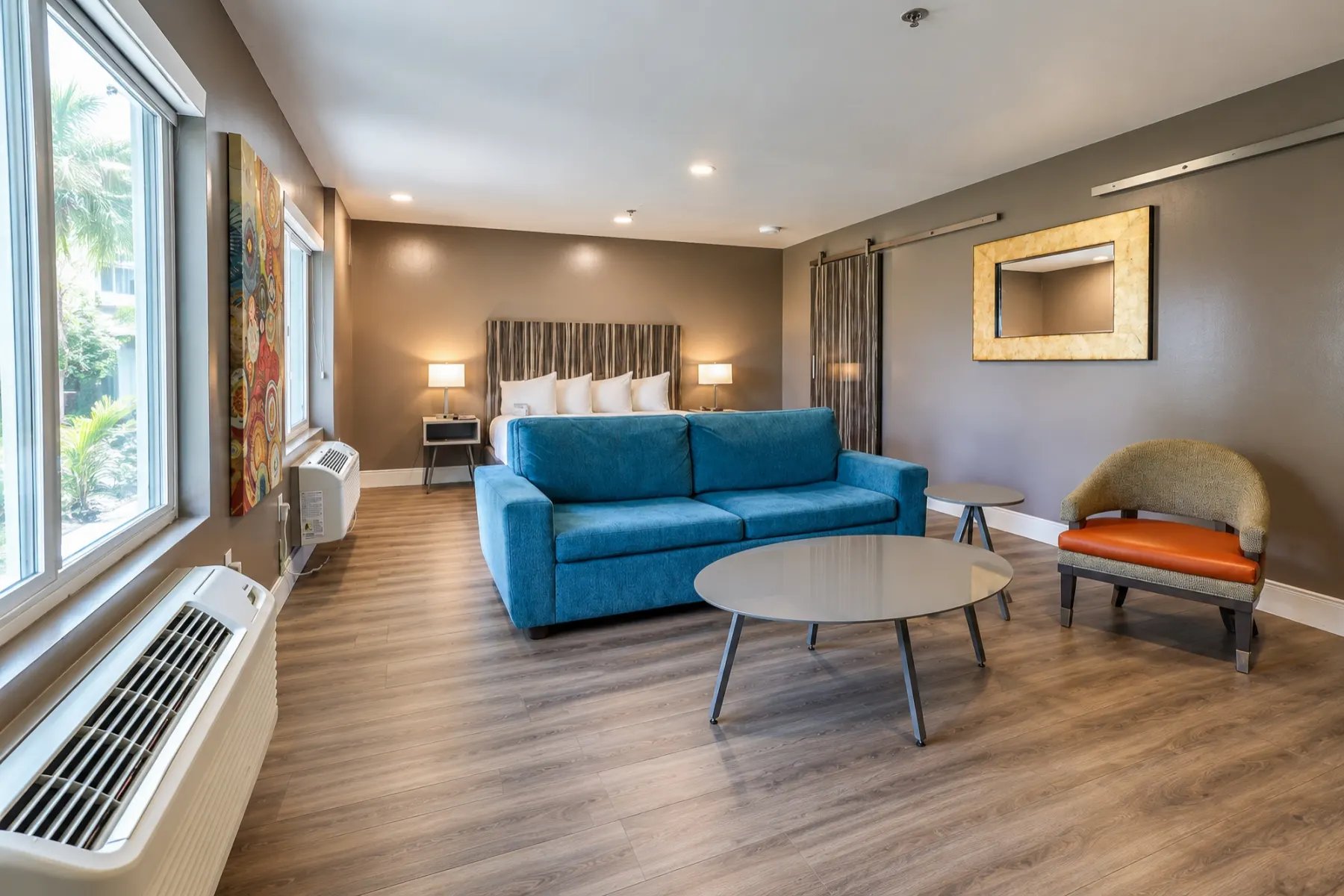 Oasis King Suite